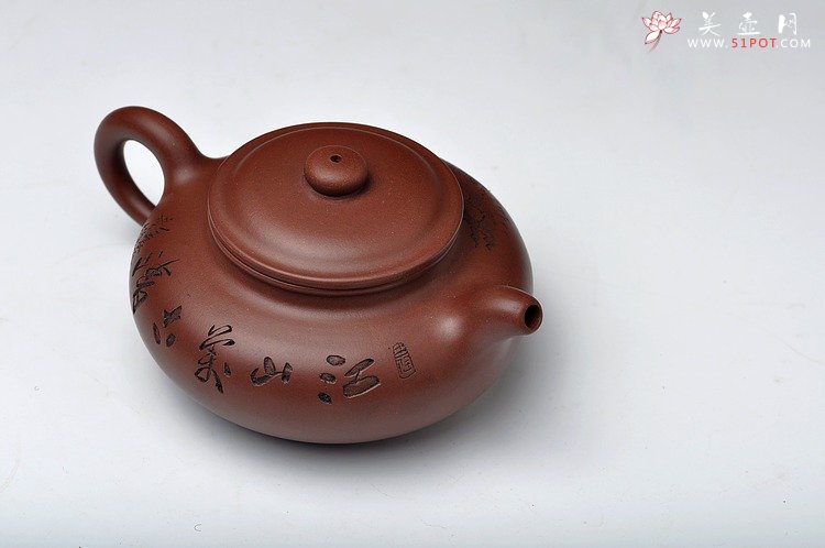 紫砂壶图片：刀工精美 工料皆爽 全手实用小仿古 江山万古清 - 美壶网