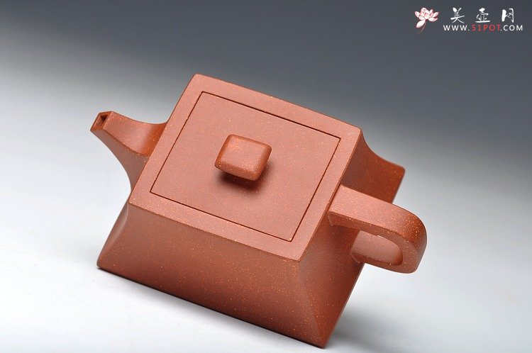 紫砂壶图片：线条张劲 严谨之风  全手 小求正 - 美壶网