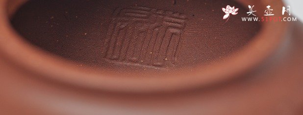 紫砂壶图片：颇有拙味 创新耐品  全手莲子 - 美壶网