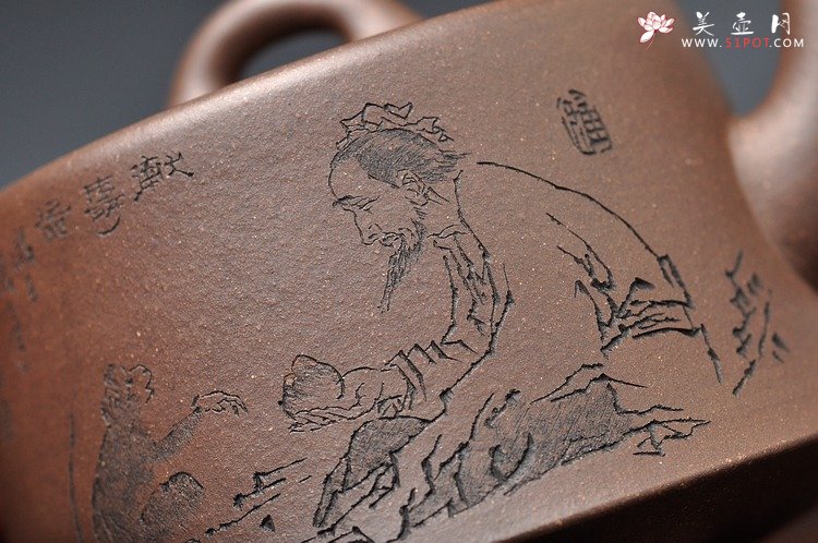 紫砂壶图片：双刀精品更显老味  柱础 青灰砂 范曾人物风格 - 美壶网