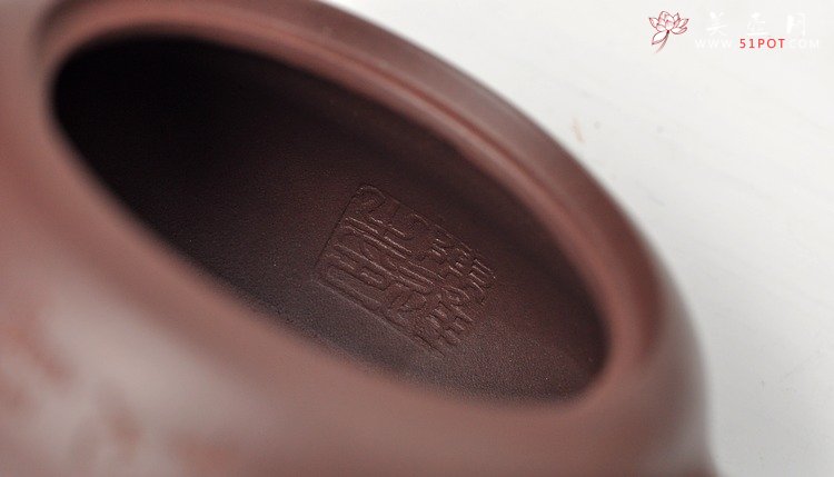 紫砂壶图片：传统刹凹 嵌盖 任备安之风 全手明泉 素器典范 双刀古味 - 美壶网