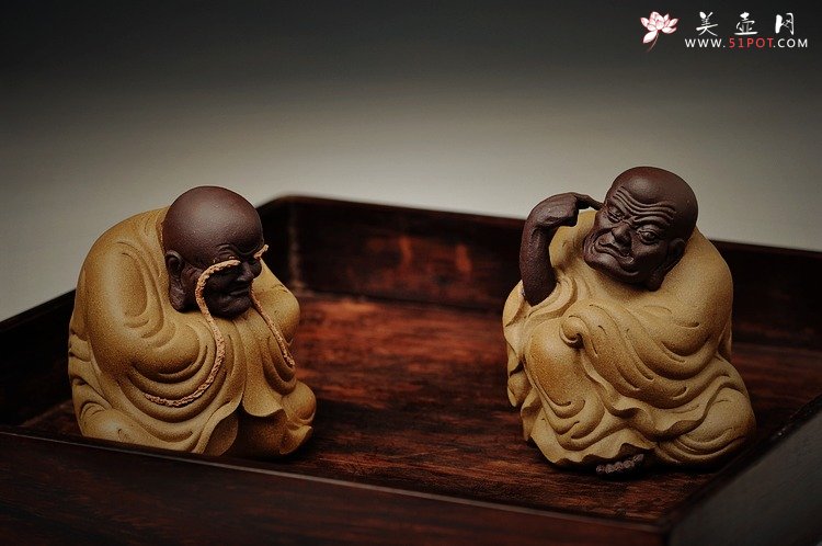 紫砂壶图片：十八罗汉之长眉罗汉和掏耳罗汉 神态细腻传神 精品茶宠 - 美壶网