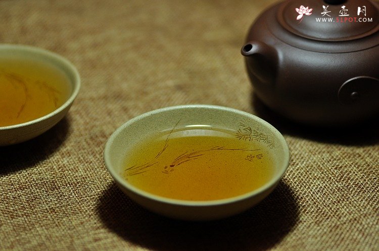 紫砂壶图片：雅致品茗杯 荷叶情思 乳香杯 - 美壶网