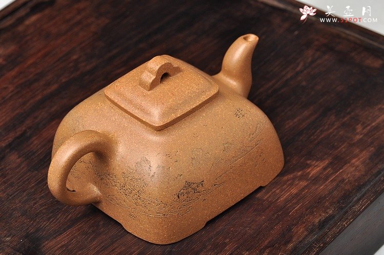 紫砂壶图片：强强联合 李彦雄通景山水 全手孤棱 素雅耐品 - 美壶网