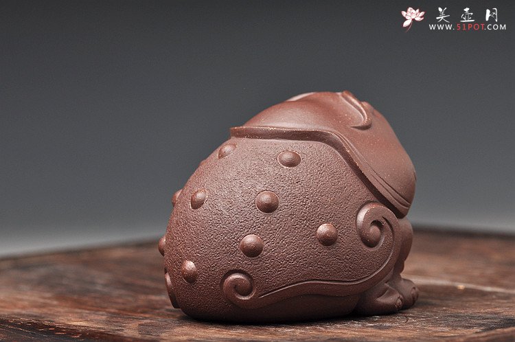 紫砂壶图片：古体蟾蜍踏云 - 美壶网