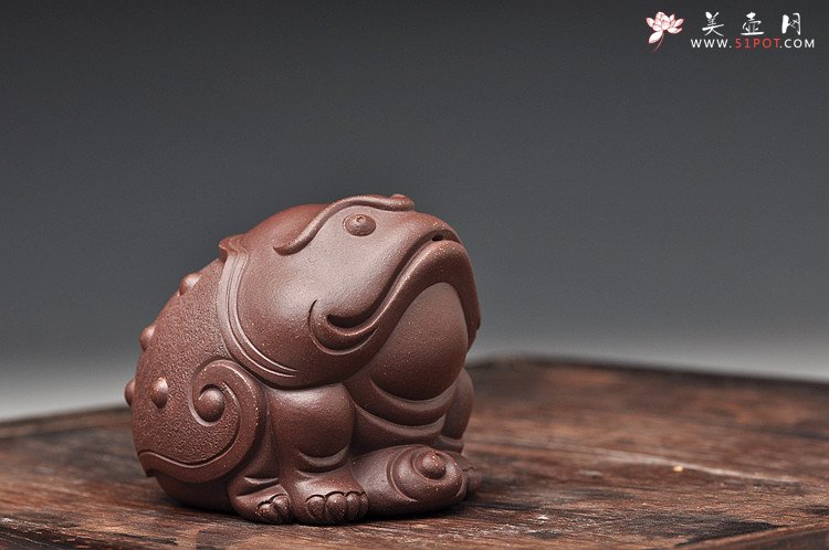 紫砂壶图片：古体蟾蜍踏云 - 美壶网