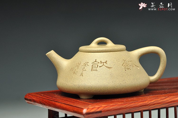 紫砂壶图片：徐亚春摹翟子冶石瓢 全手工 韵味苍劲 许频频装饰 仅1把不接受定做 - 美壶网