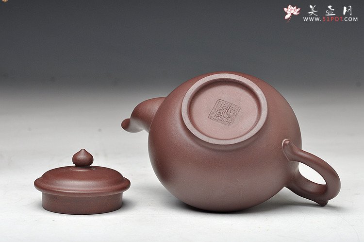 紫砂壶图片：紫茄泥 线条流畅 传统器形 全手笑樱 - 美壶网