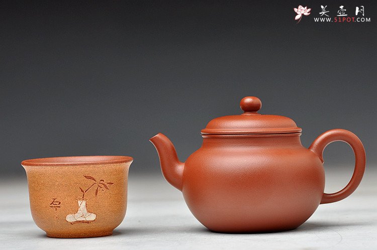 紫砂壶图片：石丁最新作品 清韵杯 装饰古味瓶兰 - 美壶网