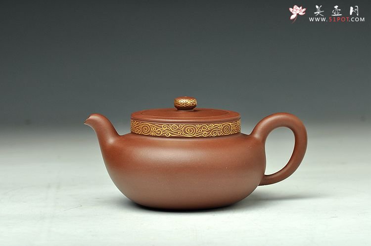 紫砂壶图片：曲峰原创作品 典雅大气 全手雍和 宫廷风格 - 美壶网