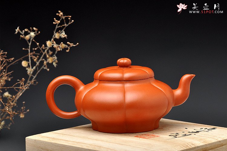 紫砂壶图片：酒虎最新作品 六瓣梅 黄金朱泥 精妙如花 - 美壶网