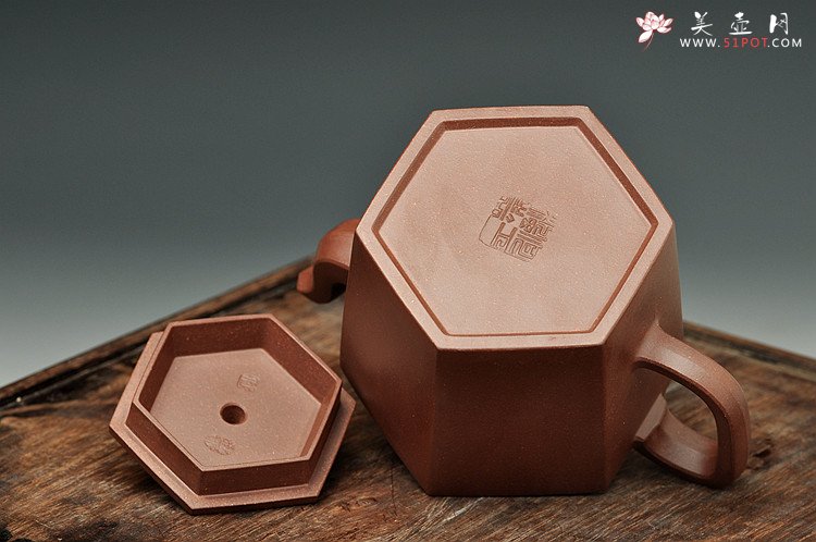 紫砂壶图片：全手新作 精工大气 挺拔清秀 六方吉壶 - 美壶网