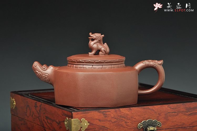 紫砂壶图片：陈进最新力作 大气厚重 全手中华情 送礼精品 - 美壶网