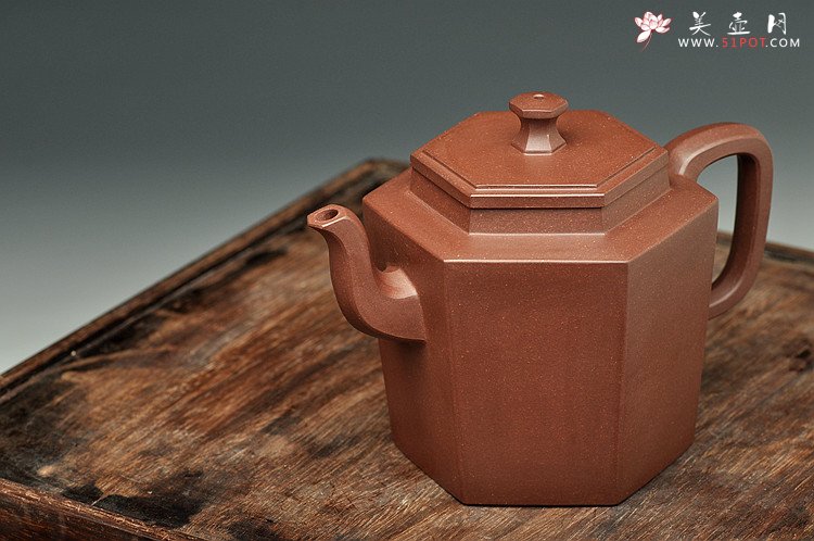 紫砂壶图片：全手新作 精工大气 挺拔清秀 六方吉壶 - 美壶网