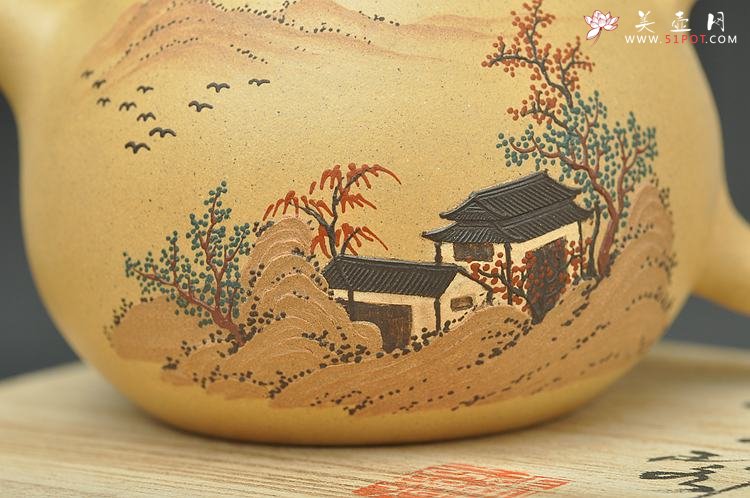 紫砂壶图片：手工自炼段泥 温润如玉 全手西施 泥绘山水 仅此一件 - 美壶网