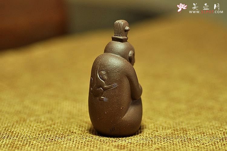 紫砂壶图片：神态逼真   精品茶宠 - 美壶网