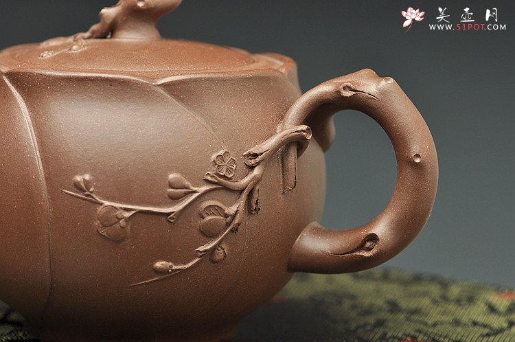 紫砂壶图片：嵌盖 梅枝疏朗得趣 含苞待放 - 美壶网