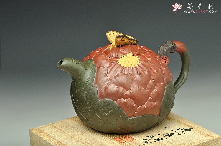 紫砂壶图片：国色天香之牡丹壶 蒋蓉经典款型 - 美壶网