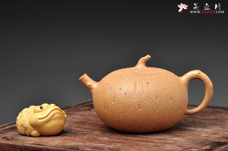 紫砂壶图片：蔡岩峰代表作 古拙中透灵气 全手工橘瓜 肌理丰润 - 美壶网