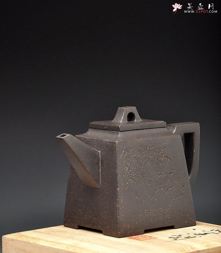 紫砂壶图片：史金妹最新全手镶片力作 志在四方 高俊大气 国大师李昌鸿装饰 - 美壶网