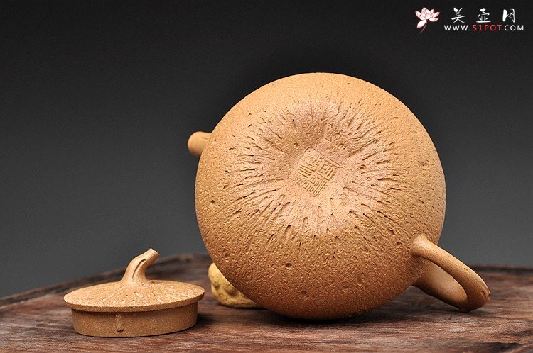 紫砂壶图片：蔡岩峰代表作 古拙中透灵气 全手工橘瓜 肌理丰润 - 美壶网