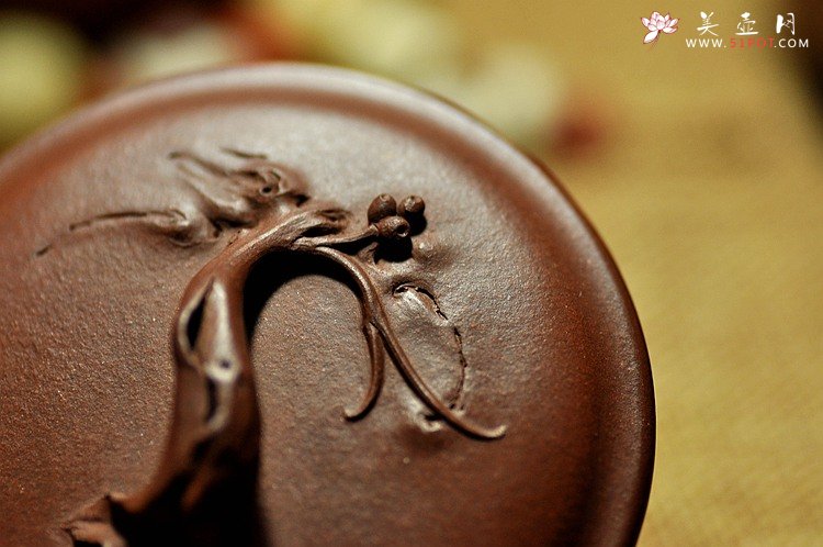 紫砂壶图片：花货奇才顾正芳 扛鼎之作 全手工丰裕提梁 飘逸大气 - 美壶网