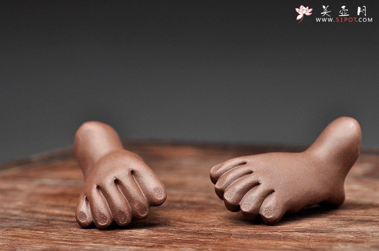 紫砂壶图片：知足之乐  一对可爱的小脚丫 让人深思遐想的茶宠 - 美壶网