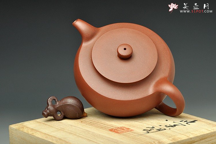 紫砂壶图片：于洪霞全手工精心力作  挚 追求紫砂挚美 饱满蓄势 寿珍韵 - 美壶网