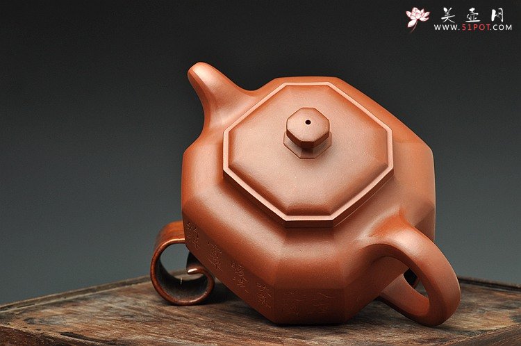 紫砂壶图片：厚重大气 大八方 精品重器 国大师李昌鸿大师即兴装饰 - 美壶网