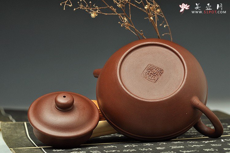 紫砂壶图片：陈腐老紫泥 全手小腰线 单片折肩 明清遗风 - 美壶网