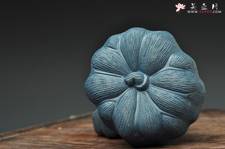 紫砂壶图片：绿泥和气生财 荷叶金蟾 招财茶宠 - 美壶网