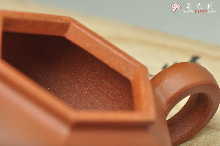 紫砂壶图片：线条清晰，块面挺快 全手藏六方  - 美壶网