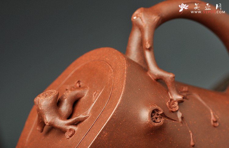 紫砂壶图片：单志萍最新力作 风韵十足 全手道洪梅桩 铁骨柔情 - 美壶网