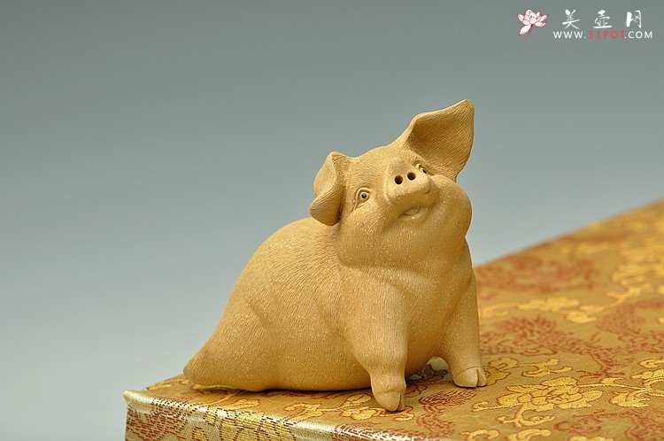 紫砂壶图片：欢乐福猪o(∩_∩)o 一家亲 - 美壶网