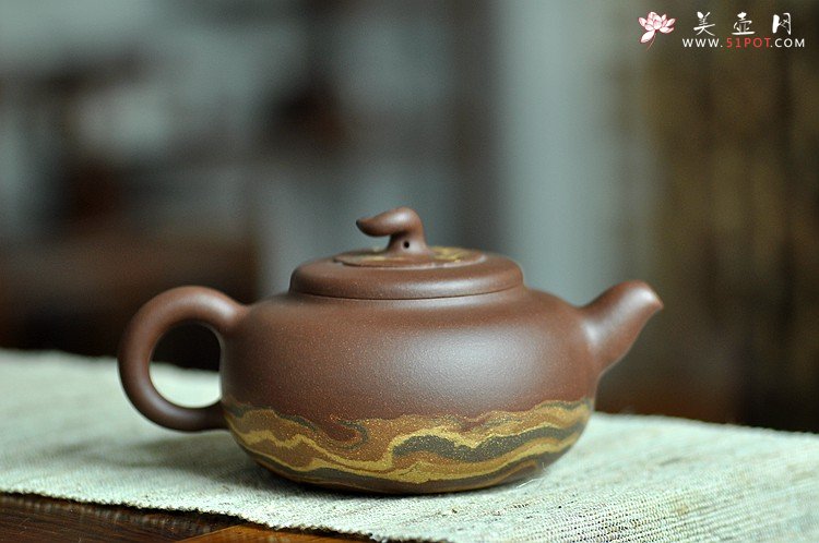 紫砂壶图片：国工师闵祥君近作 通透绞泥 大气厚重 大茄段  - 美壶网