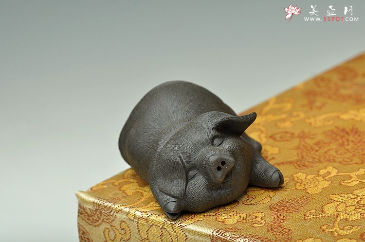 紫砂壶图片：欢乐福猪o(∩_∩)o 一家亲 - 美壶网