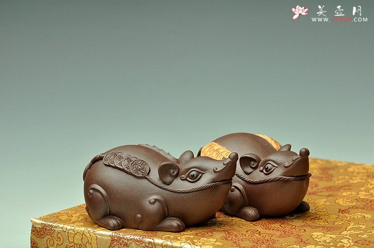 紫砂壶图片：一对金钱鼠 造型卡通可爱 - 美壶网
