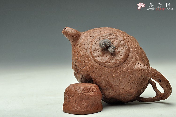 紫砂壶图片：谢多莲最新作品 薄胎 全手大龚春套壶 - 美壶网