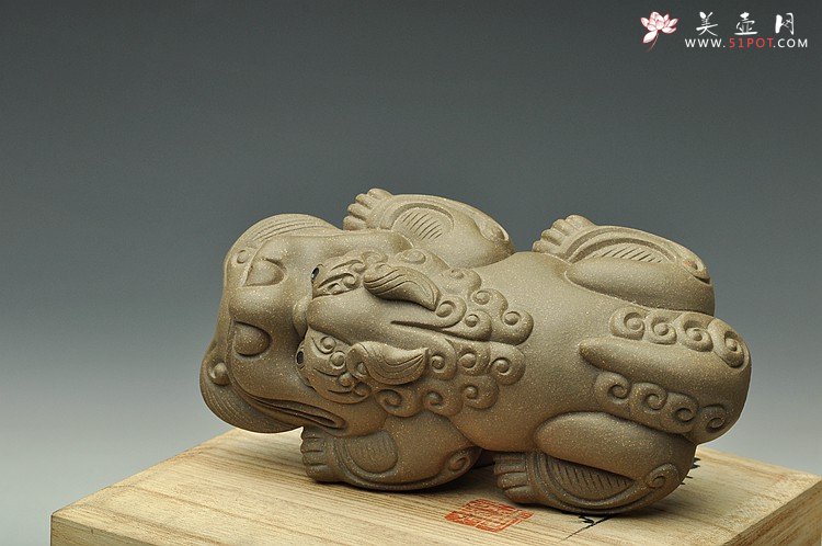 紫砂壶图片：镇宅茶宠 敦厚可爱 坐正 - 美壶网