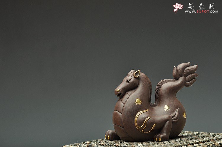 紫砂壶图片：龙马精神 做工精致 描真金 传神~ - 美壶网