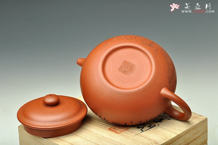 紫砂壶图片：谭华斌近作 传统实用 全手凤凰仿古 细刻入丝 - 美壶网
