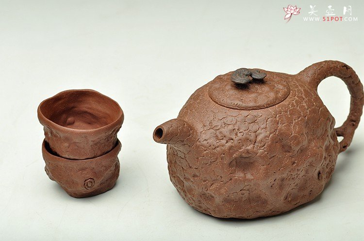 紫砂壶图片：谢多莲最新作品 薄胎 全手大龚春套壶 - 美壶网