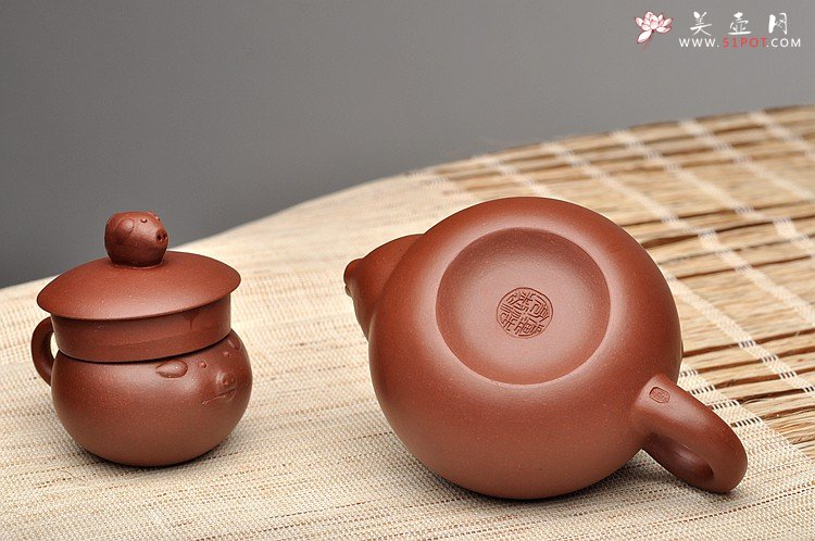 紫砂壶图片：美壶特惠 优质青水泥 憨态可掬 福猪套壶 - 美壶网