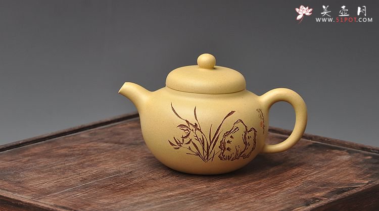 紫砂壶图片：此壶小巧文气 圆润饱满 实用有趣 本山绿圆珠 - 美壶网