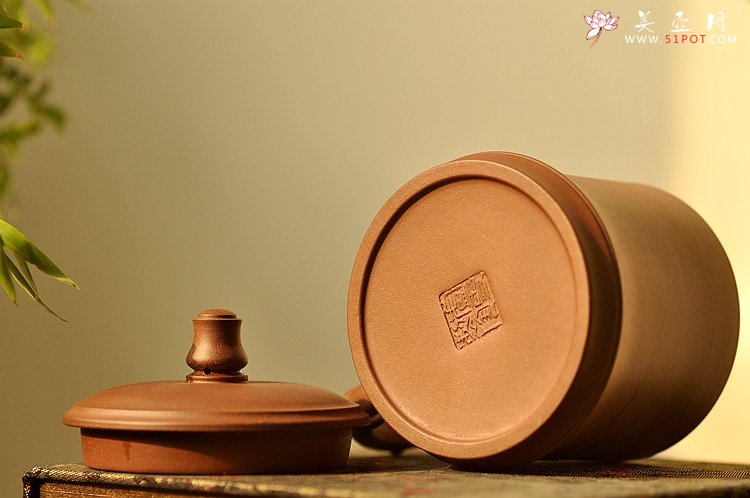 紫砂壶图片：美壶特惠 黄龙山原矿青水泥 高温竹节盖杯 - 美壶网