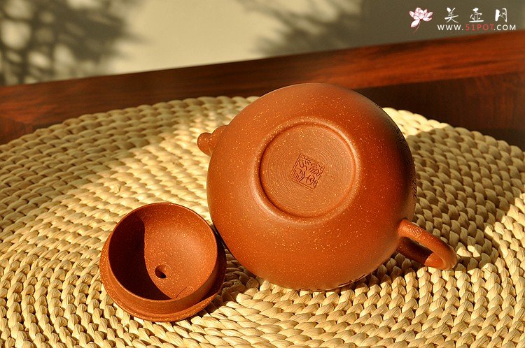 紫砂壶图片：饱满圆润 优质降坡泥 全手灵丰 遥想兰亭下清风满竹林 - 美壶网