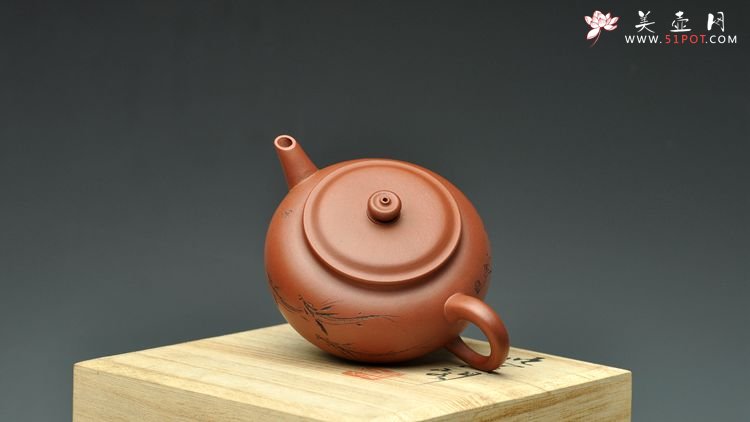 紫砂壶图片：陆轶舟装饰 精工 稳重和灵动并存  全手涌泉 - 美壶网