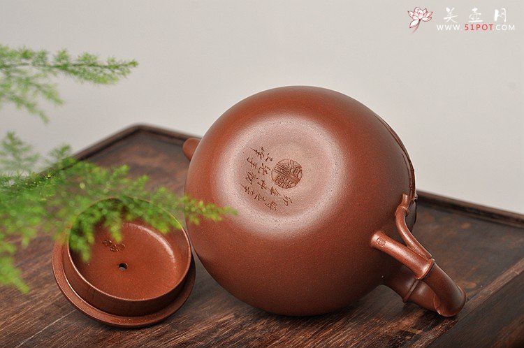 紫砂壶图片：花货实力派潘丹初 沉静秀丽 全手作品 玉竹 飘逸雅致 - 美壶网