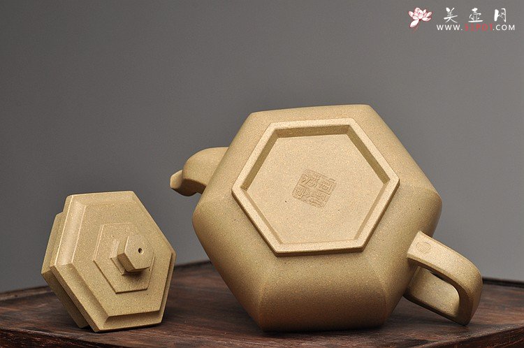 紫砂壶图片：许学军经典代表作 难得好工 精品本绿  全手雪华 - 美壶网