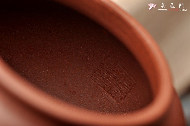 紫砂壶图片：浑厚大气 高瞻远瞩 全手掇只 - 美壶网